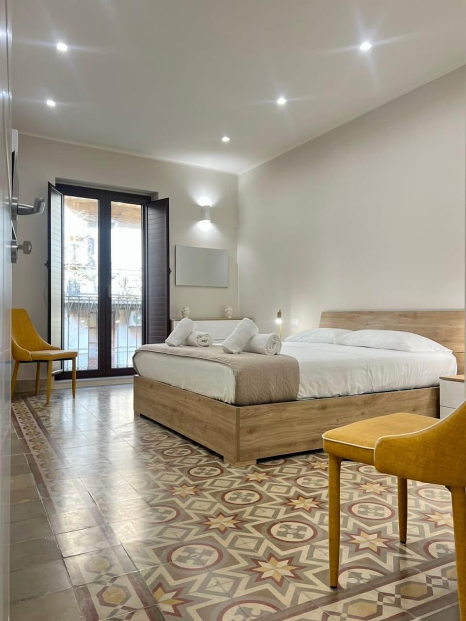 Superior Room, Balcony, City View | Soundproofing, iron/ironing board, free WiFi