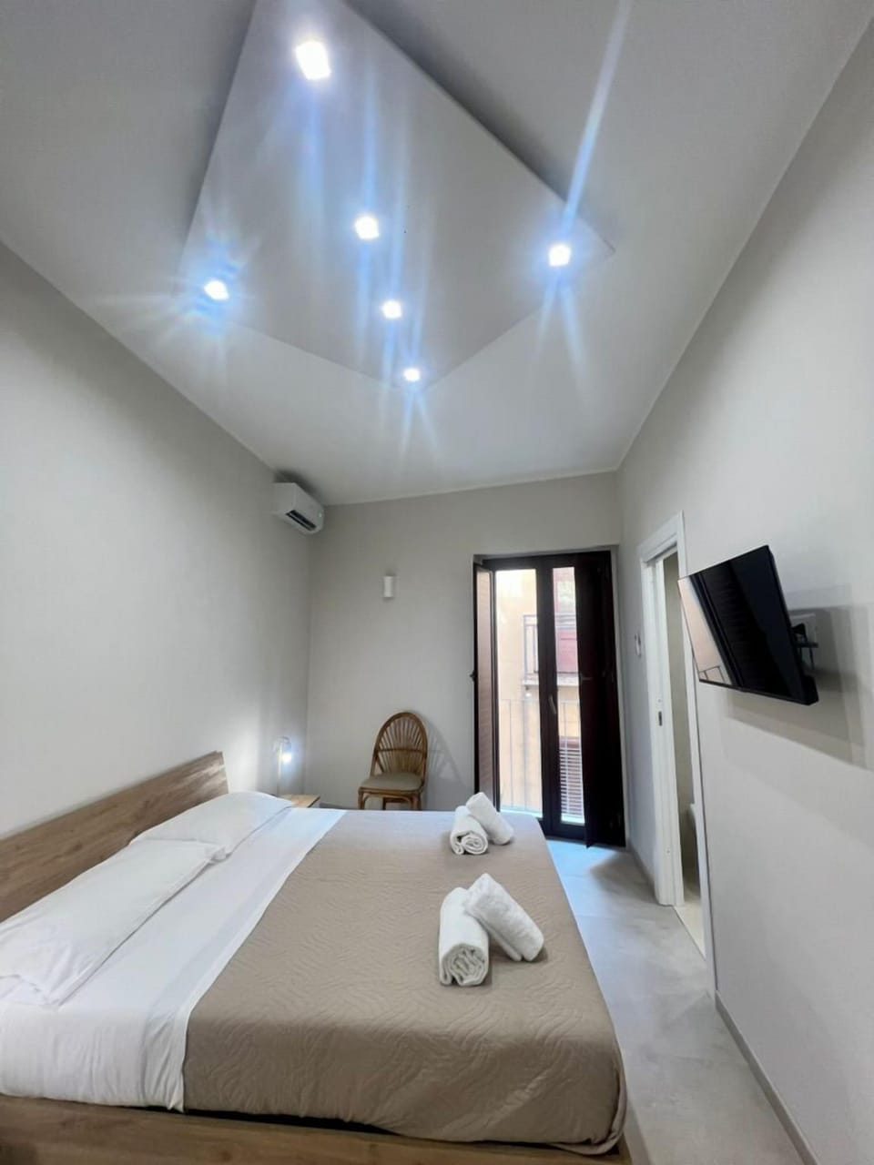 Economy Room, City View | Soundproofing, iron/ironing board, free WiFi