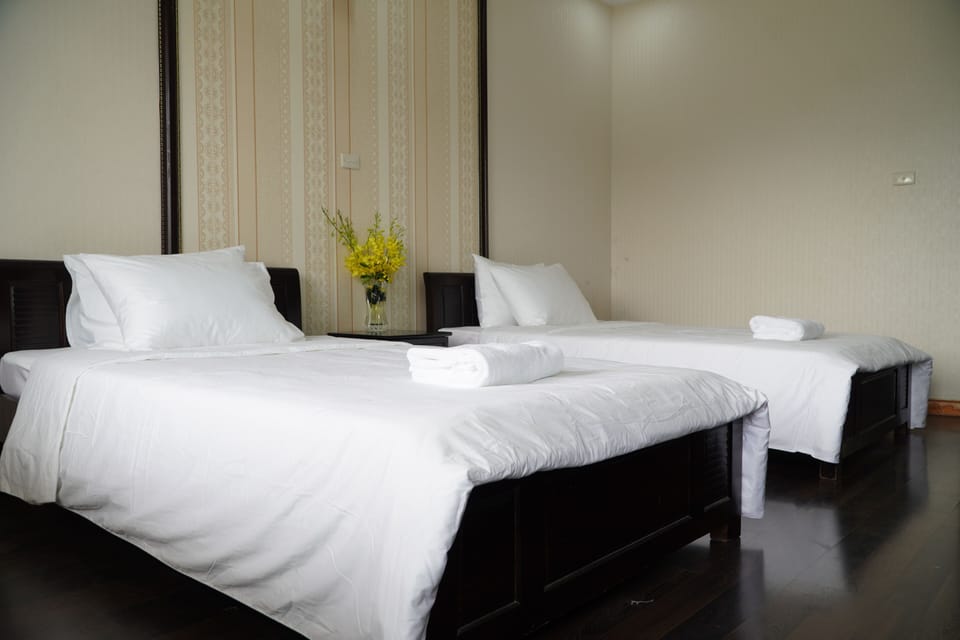Double or Twin Room, Balcony, Lake View | Private kitchen