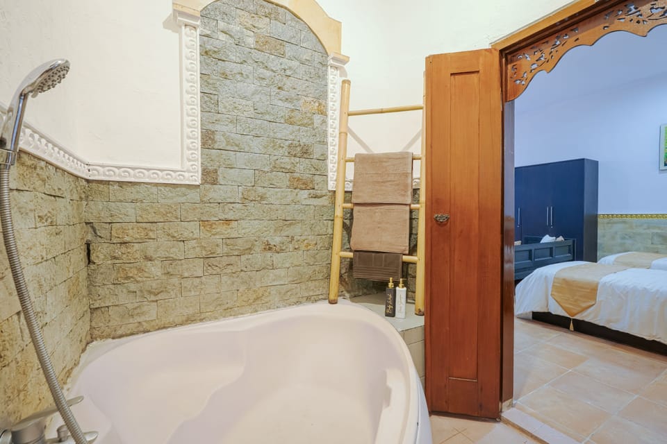 Towels, soap, shampoo, toilet paper