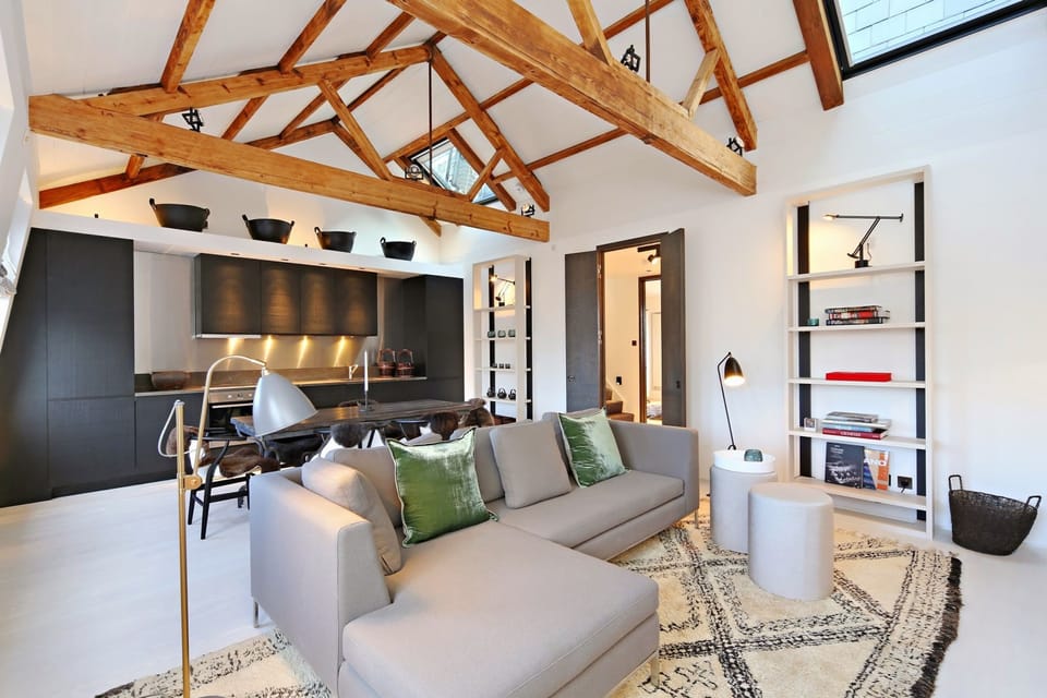 House, Smoking | Living area