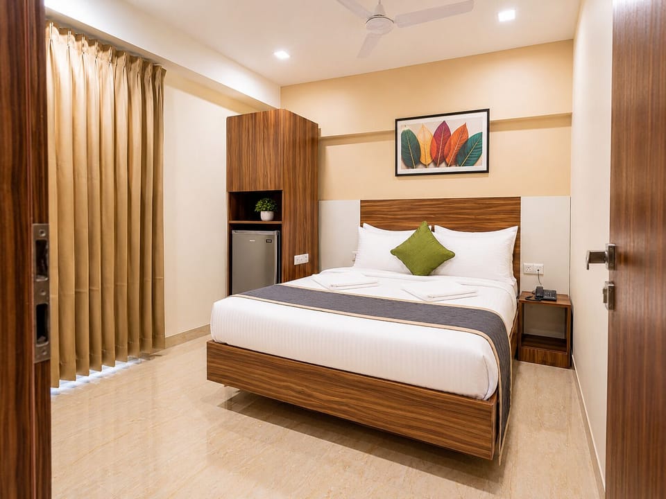 Comfort Single Room, Non Smoking, City View (without Breakfast) | Desk, laptop workspace, blackout drapes, soundproofing