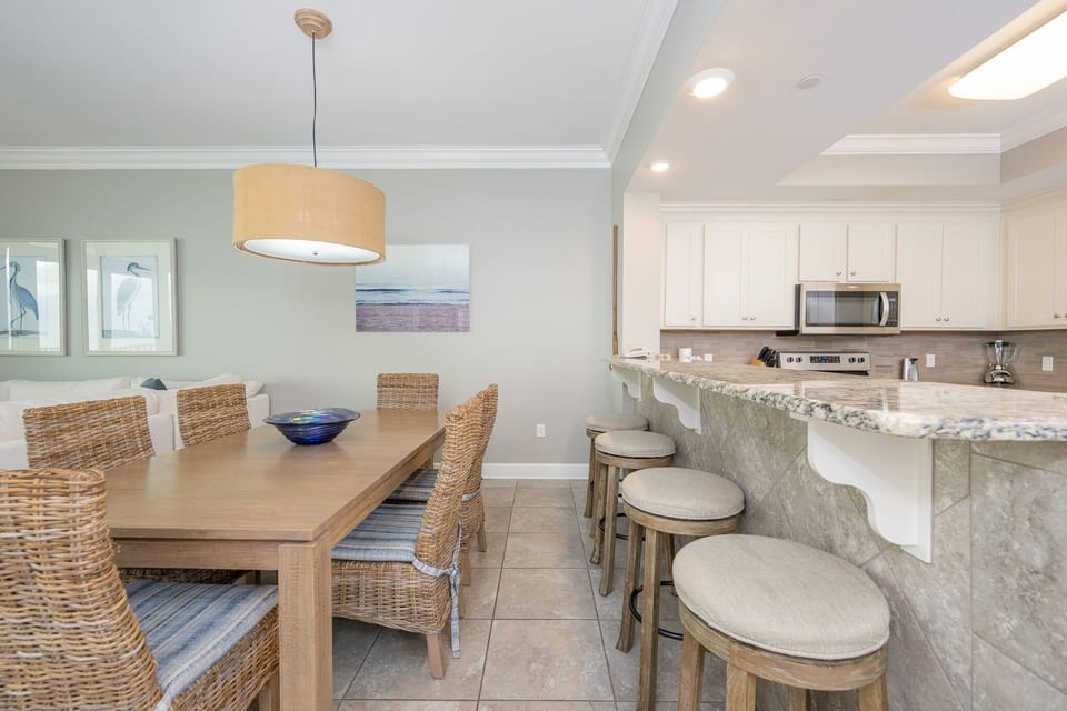 Condo, 3 Bedrooms | Dining