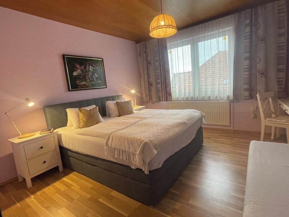 Double Room | Desk, free WiFi