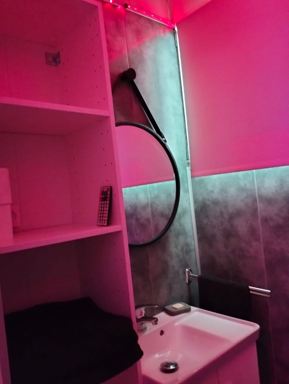 Romantic Room, Garden View | Bathroom | Bathrobes