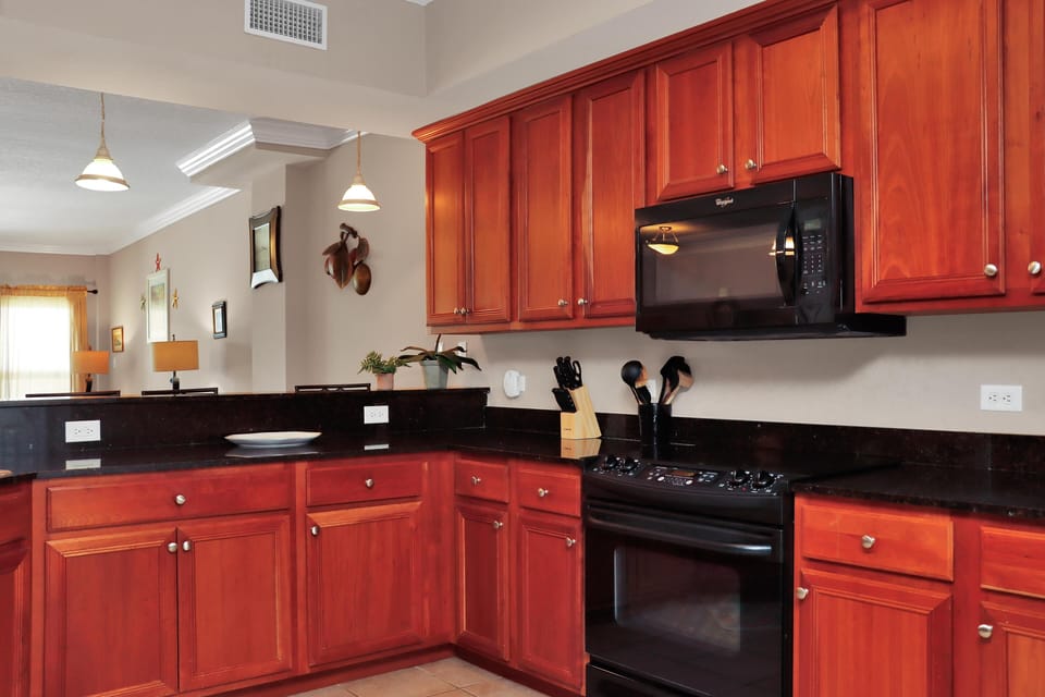 Condo, Multiple Beds (Paradise Shores 105) | Private kitchen | Oven, toaster