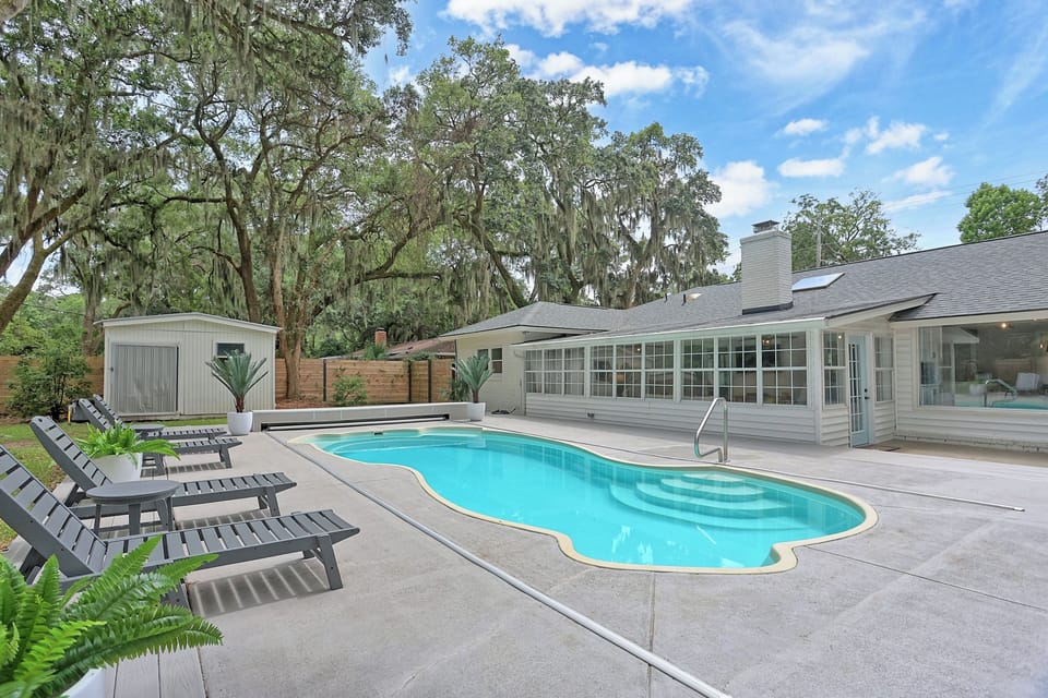 Outdoor pool, sun loungers