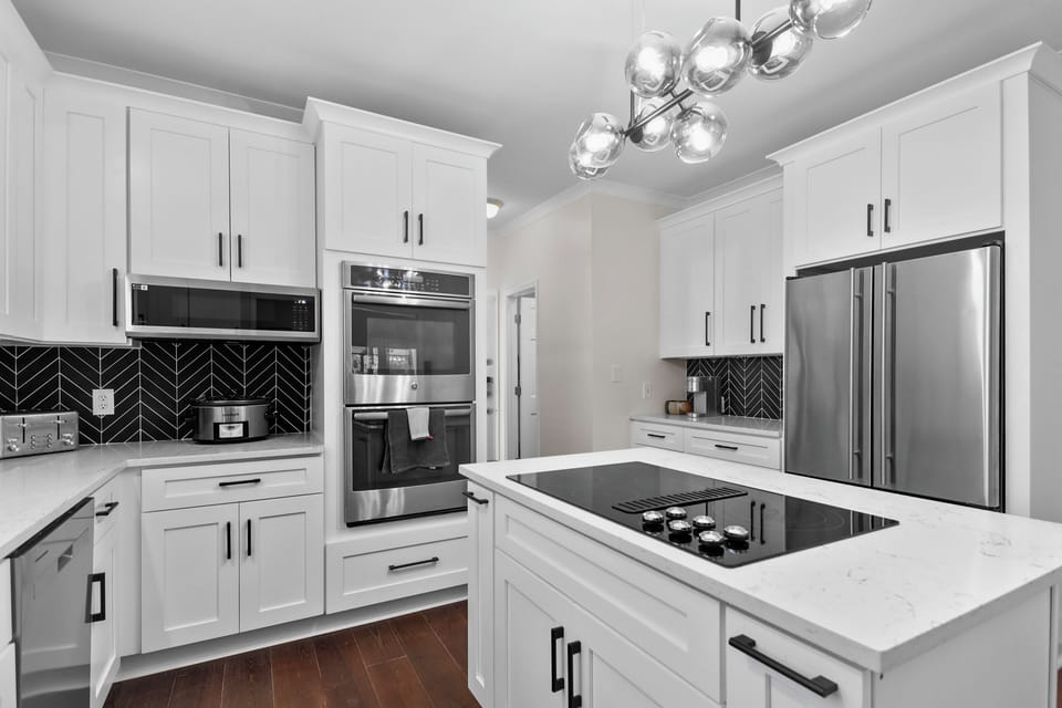 House, Courtyard View | Private kitchen | Coffee/tea maker, toaster, dining tables