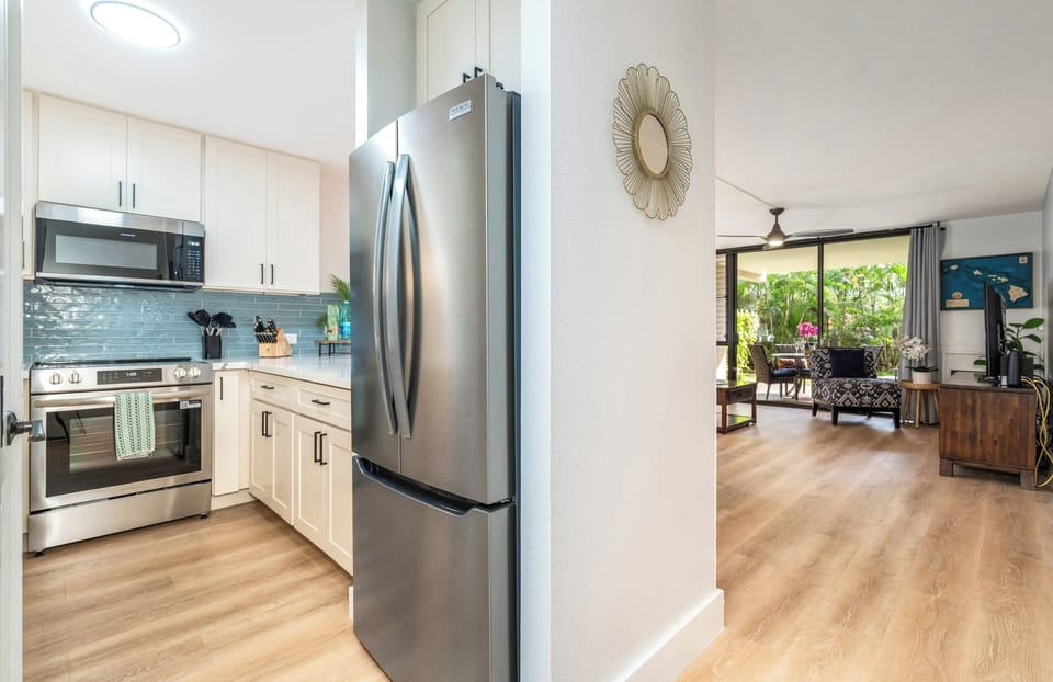 Luxury Apartment, Lanai, Garden View | Private kitchen | Electric kettle, toaster