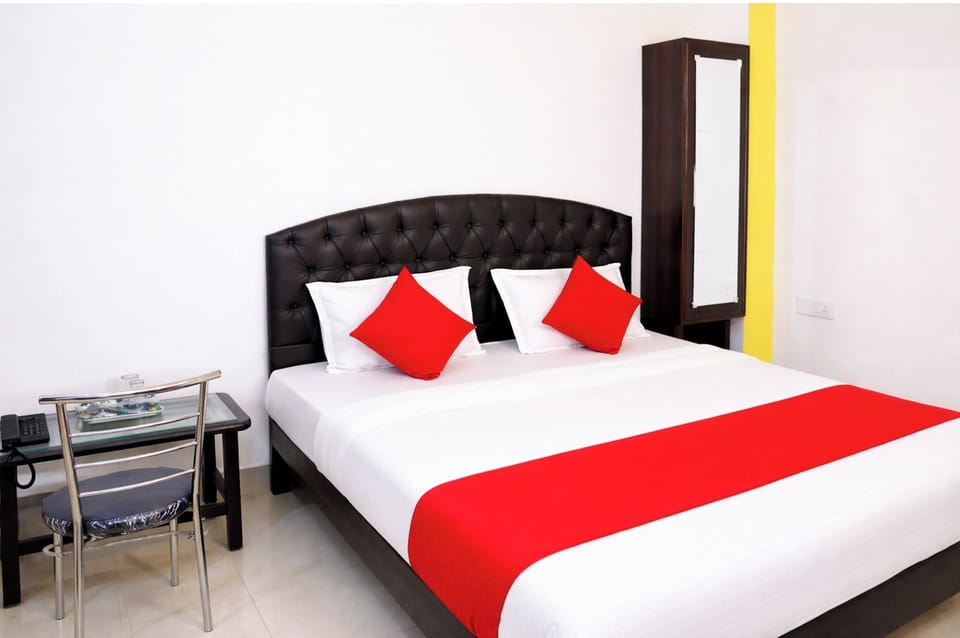 Superior Double Room, Air conditioning | Hypo-allergenic bedding, desk, soundproofing, free WiFi