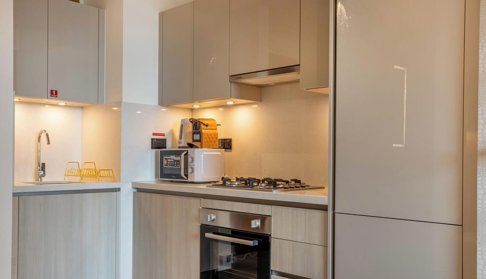 Luxury Apartment, Balcony, City View | Private kitchenette