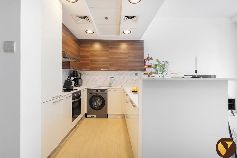 Luxury Apartment, Balcony, Canal View | Private kitchen | Full-size fridge, microwave, oven, stovetop