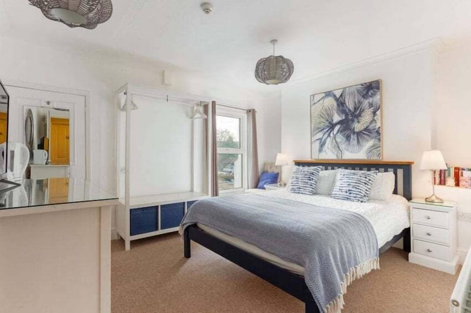 Superior Double Room, Private Bathroom | Blackout drapes, iron/ironing board, free WiFi