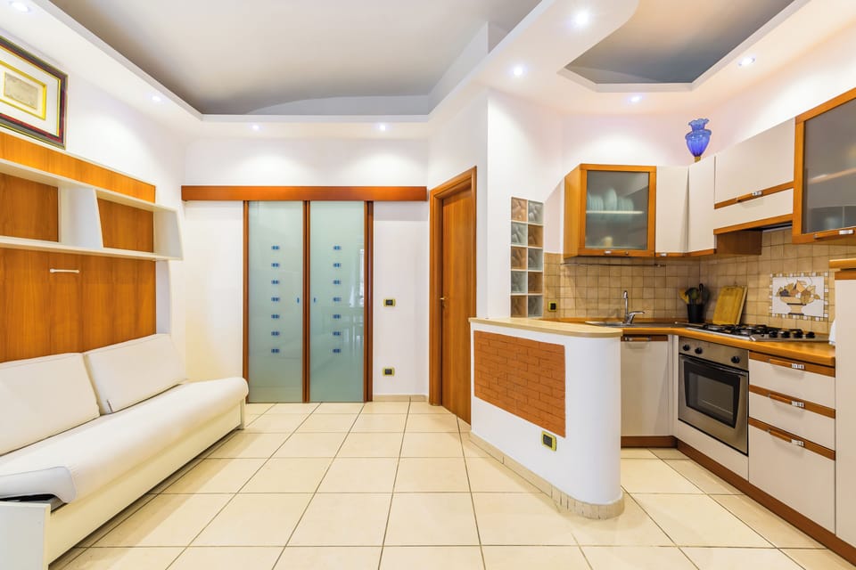 Studio (0 Bedroom) | Living area | TV