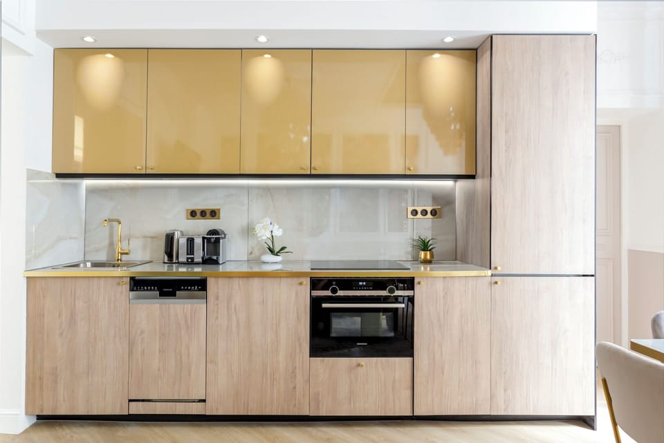 Apartment | Private kitchen | Fridge, microwave, oven, stovetop