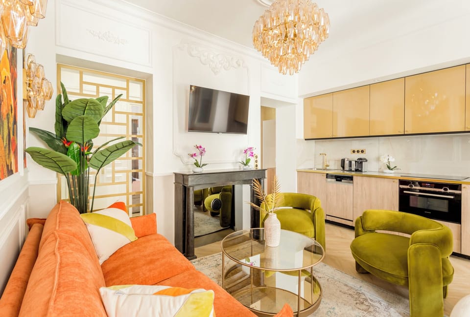 Apartment | Living area | 43-inch Smart TV with cable channels, Netflix, streaming services