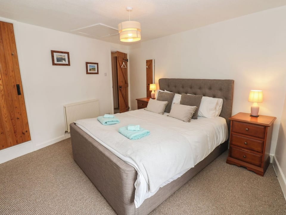 2 bedrooms, individually decorated, individually furnished, free WiFi