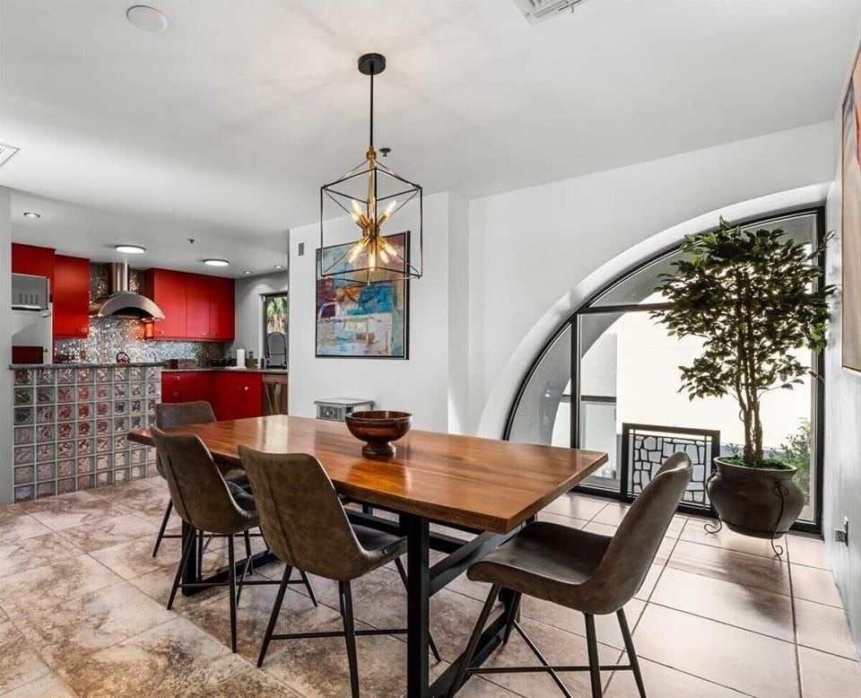 Condo, 1 King Bed, Balcony, Mountain View (Stevens 502) | Dining