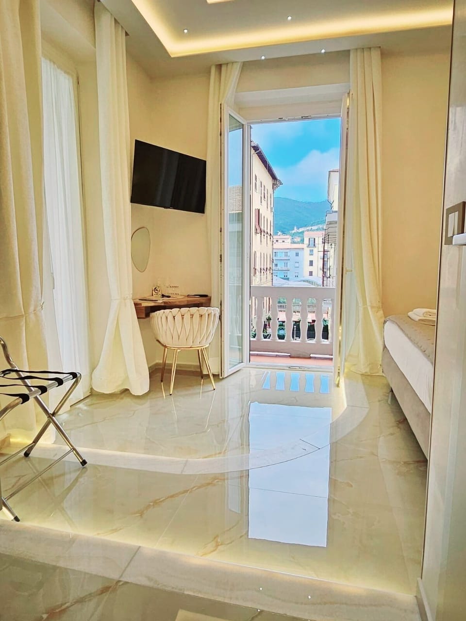 Luxury Double Room, Balcony, City View | Down comforters, memory foam beds, soundproofing, free WiFi