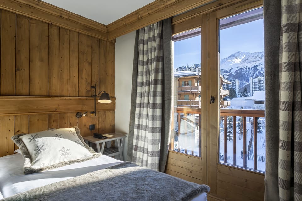 Superior Double or Twin Room | In-room safe, soundproofing, iron/ironing board, cribs/infant beds