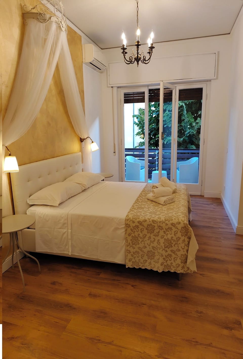 Deluxe Double Room, Garden View | Iron/ironing board, travel crib, free WiFi, bed sheets