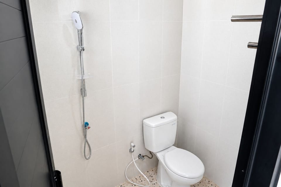 Deluxe Cabin, 1 Queen Bed, Private Pool | Bathroom | Shower, bidet, towels, soap