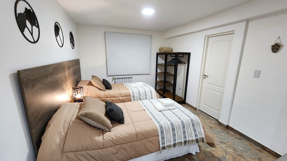 In-room safe, WiFi (free)