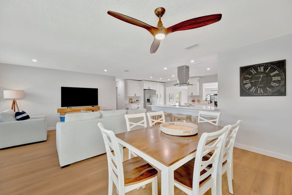 Panoramic House, 3 Bedrooms, Patio | In-room dining