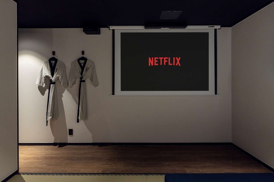 Movie | Desk, laptop workspace, free WiFi
