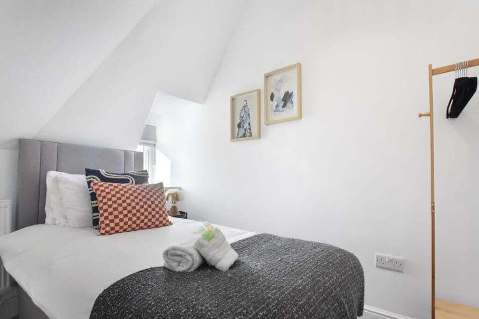 Apartment (Cardiff City Base – Modern 2-Bed Ap) | 2 bedrooms, free WiFi