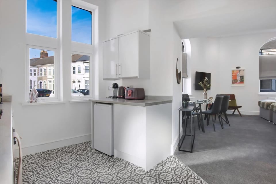 Apartment (Compact 1-Bed Flat for Friends & Coll) | Private kitchen