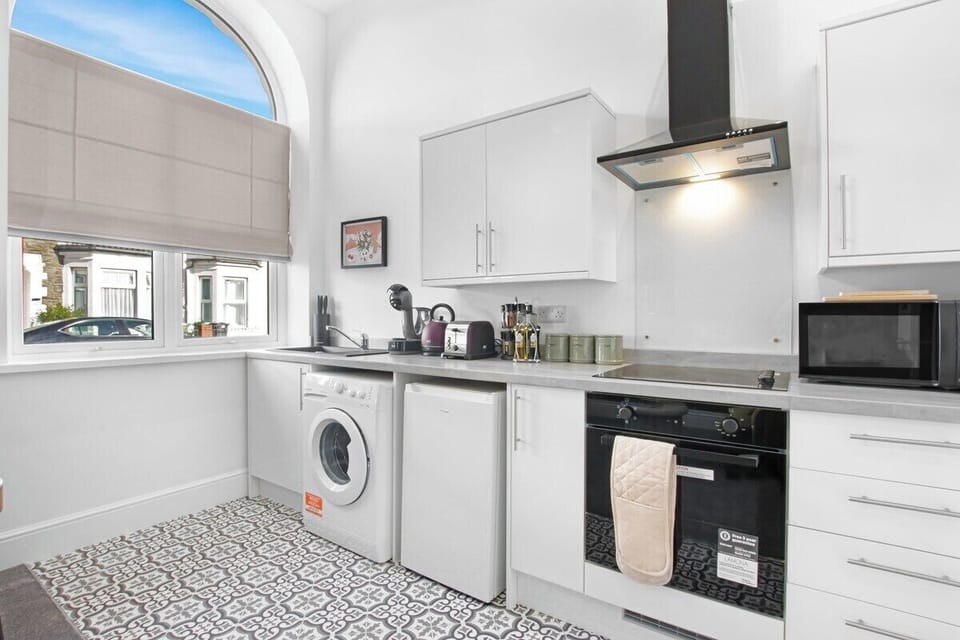 Apartment (Stadium View – Family & Group 3-Bed) | Private kitchen