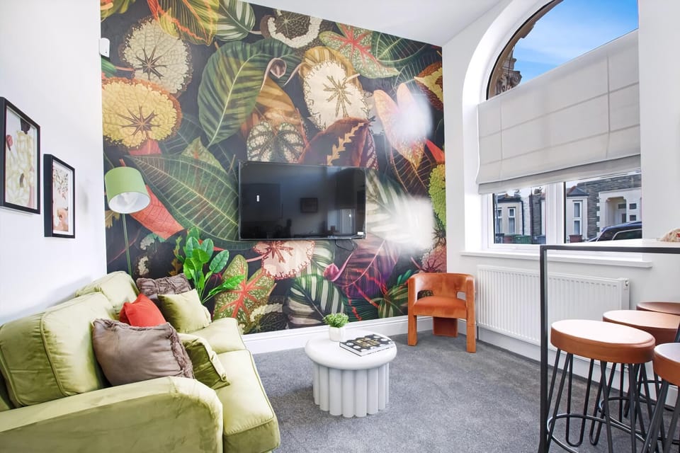 Apartment (Stadium View – Family & Group 3-Bed) | Living room