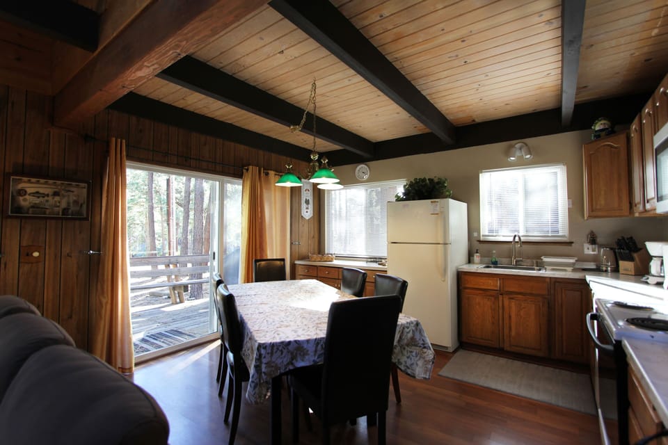 House, 3 Bedrooms | Private kitchen | Coffee/tea maker, fridge, oven