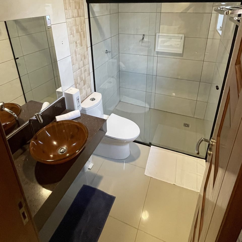 Family Room | Bathroom | Shower, hair dryer, towels, soap