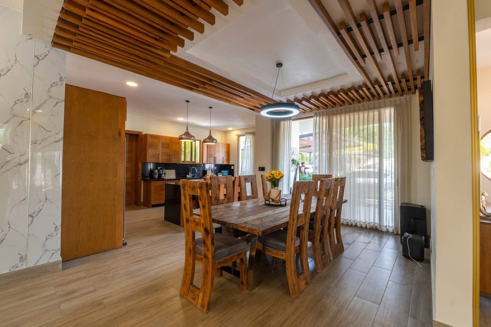 Villa, 3 Bedrooms, Smoking, Private Pool | Dining room