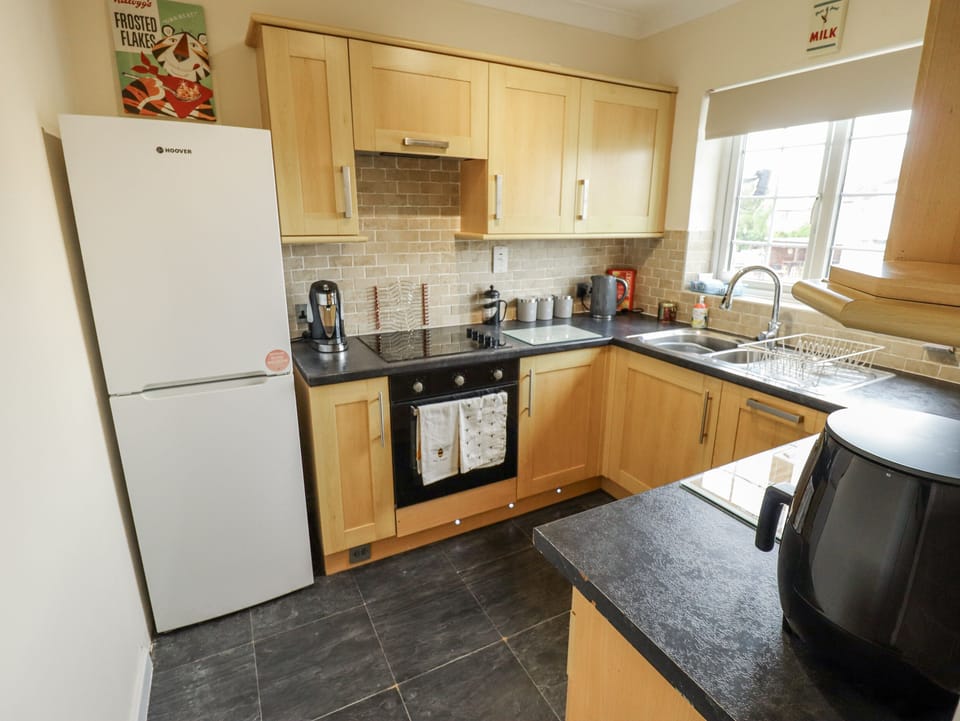 Dishwasher, cookware/dishes/utensils