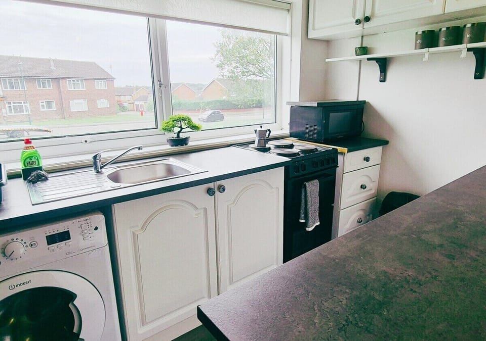 Comfort Apartment | Shared kitchen | Electric kettle, toaster