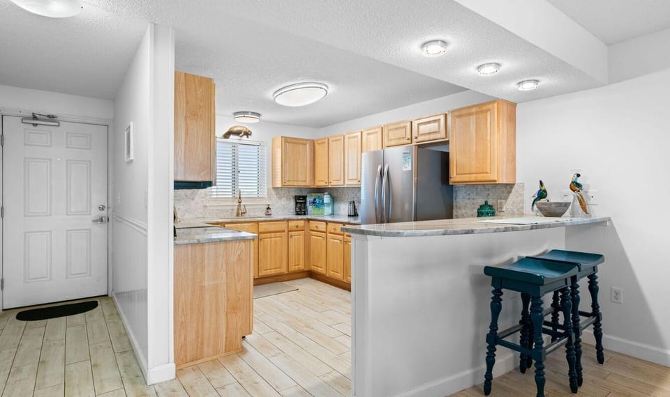 Condo, Multiple Beds (Sandy Key 616) | Private kitchen | Oven, toaster