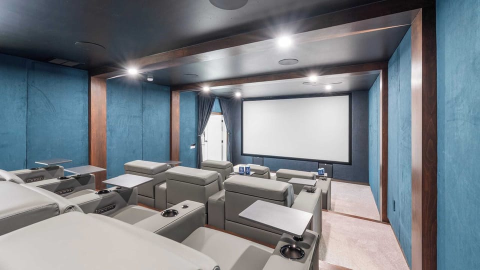 House (6 Bedrooms) | Interior