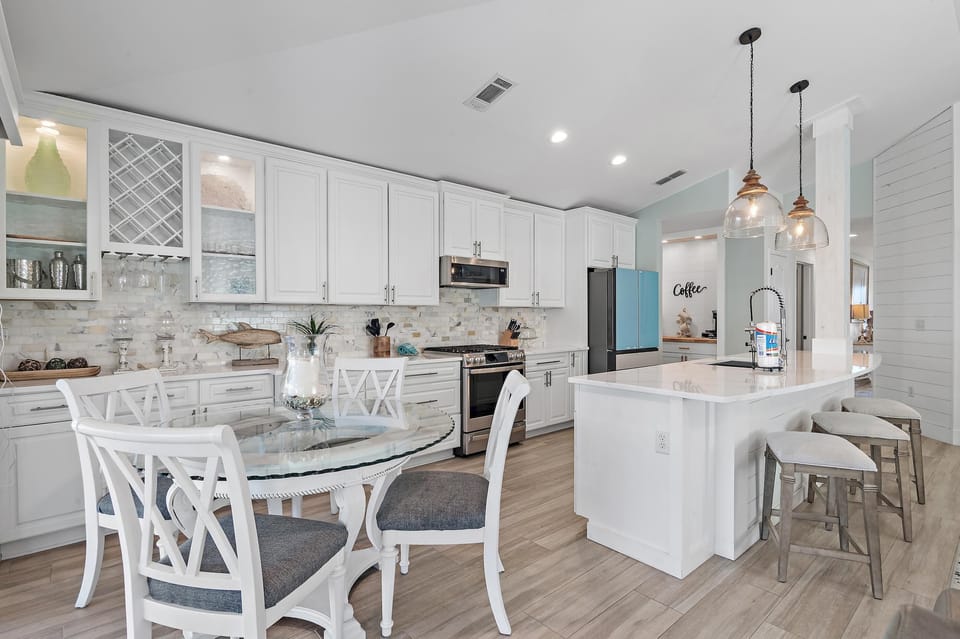 House, Multiple Beds (Secret Beach House) | Private kitchen | Oven, toaster