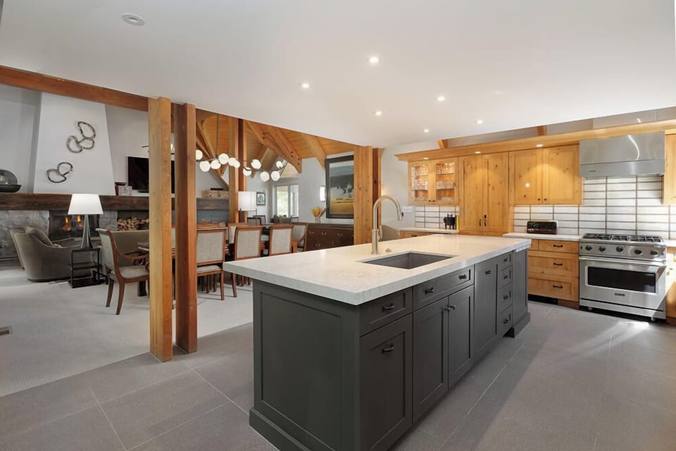 House, Balcony | Private kitchen | Coffee/tea maker, electric kettle, toaster