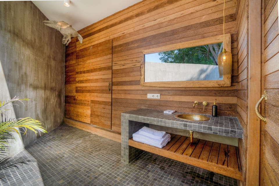 Premier Double Room, Pool View | Bathroom | Soap, shampoo, toilet paper