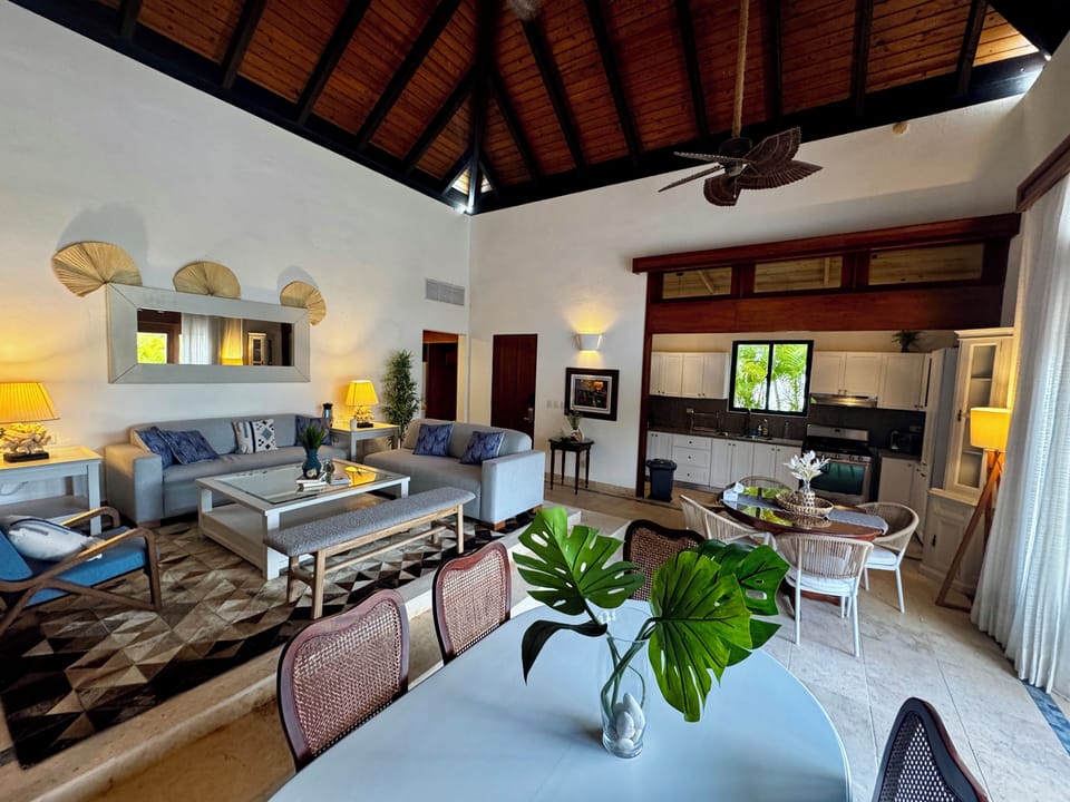 Villa, 4 Bedrooms, Accessible, Smoking | Living room