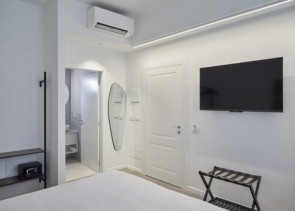 Superior Double or Twin Room | In-room safe, desk, soundproofing, free WiFi