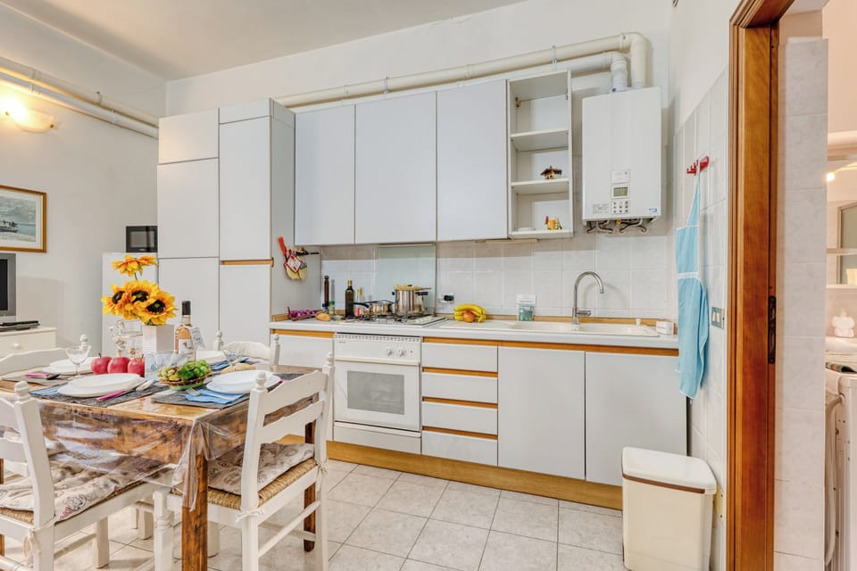 Standard Apartment, 1 Bedroom, Microwave (Casa Lilly) | Private kitchen | Coffee/tea maker