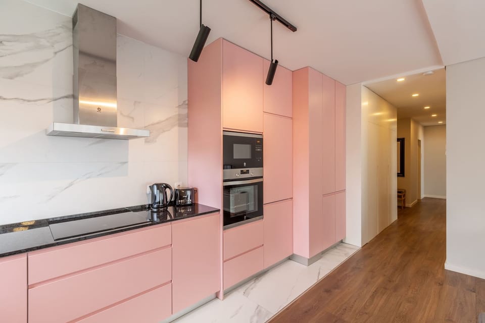House | 2 bedrooms, desk