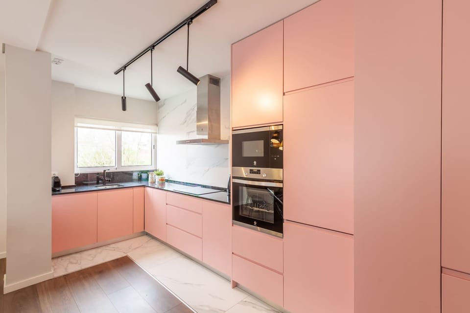 House | 2 bedrooms, desk