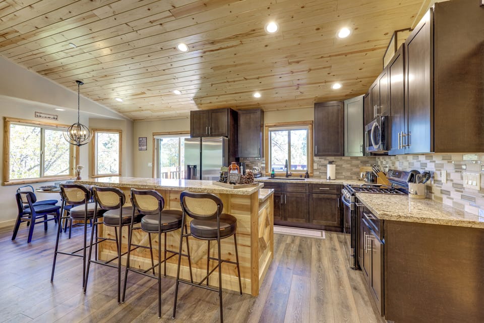 House (3 Bedrooms) | Interior