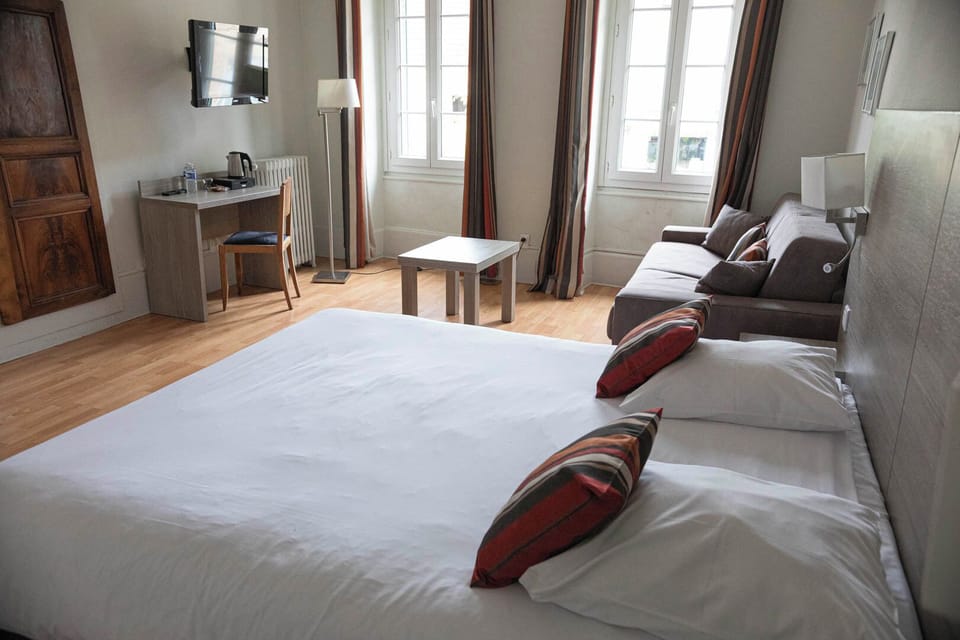 Superior Quadruple Room, City View | Free WiFi